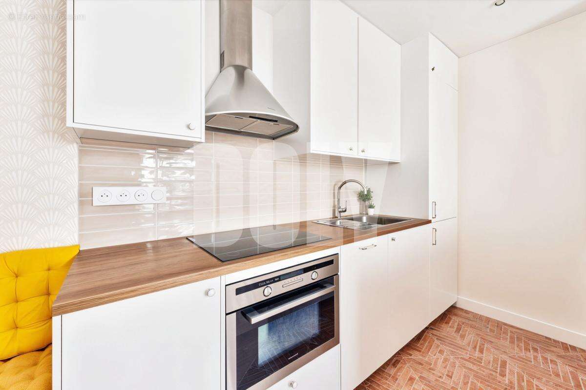 Appartement à PARIS-8E