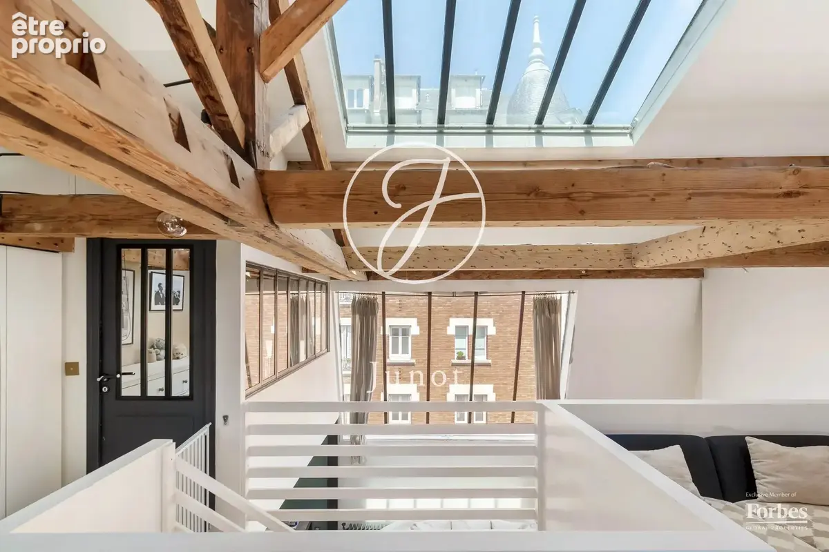 Paris 18e - MONTMARTRE / CAULAINCOURT - Atelier d'artiste - 88,26m² au sol - 77,55m² Carrez - 2 chambres - Dernier étage - photo 5