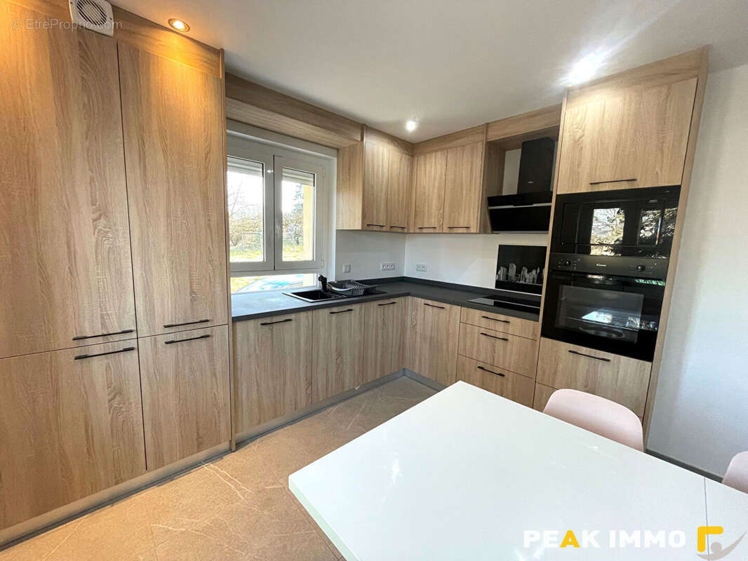 REIGNIER-T3 de 61 m2 avec garages rénové a neuf. - photo 2