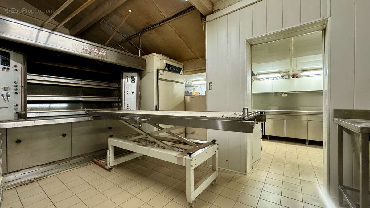 Commerce à SAINT-YORRE