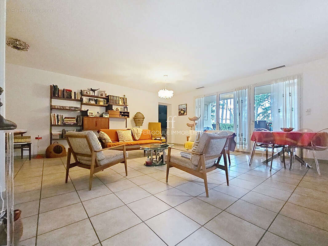 Appartement à VILLENEUVE-LES-AVIGNON