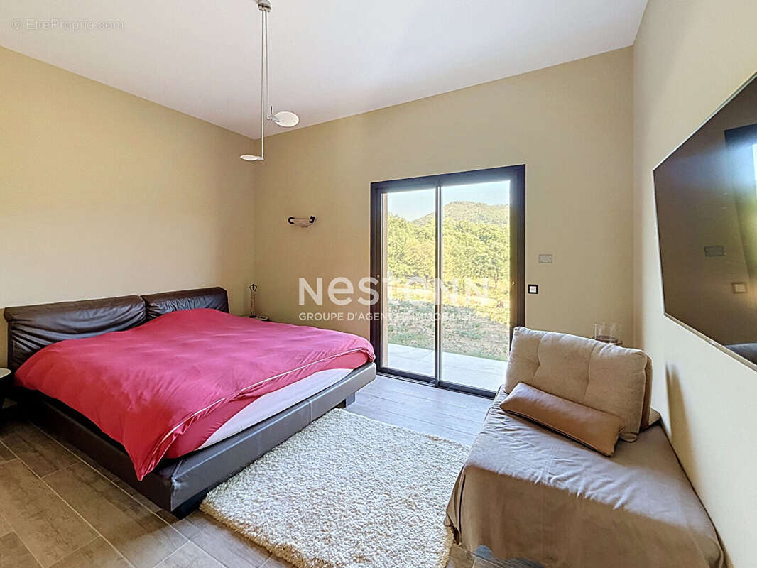 A VENDRE Maison La Garde Freinet 5 pièces 200 m2- terrain 24956m2- Calme- Prestige - photo 8