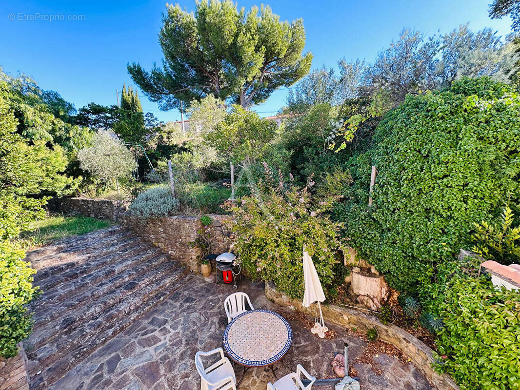 Maison à CARQUEIRANNE