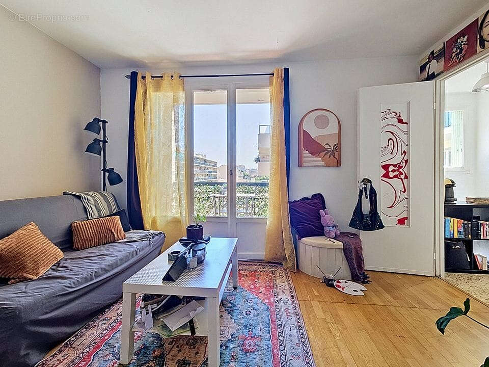 Appartement à MARSEILLE-5E