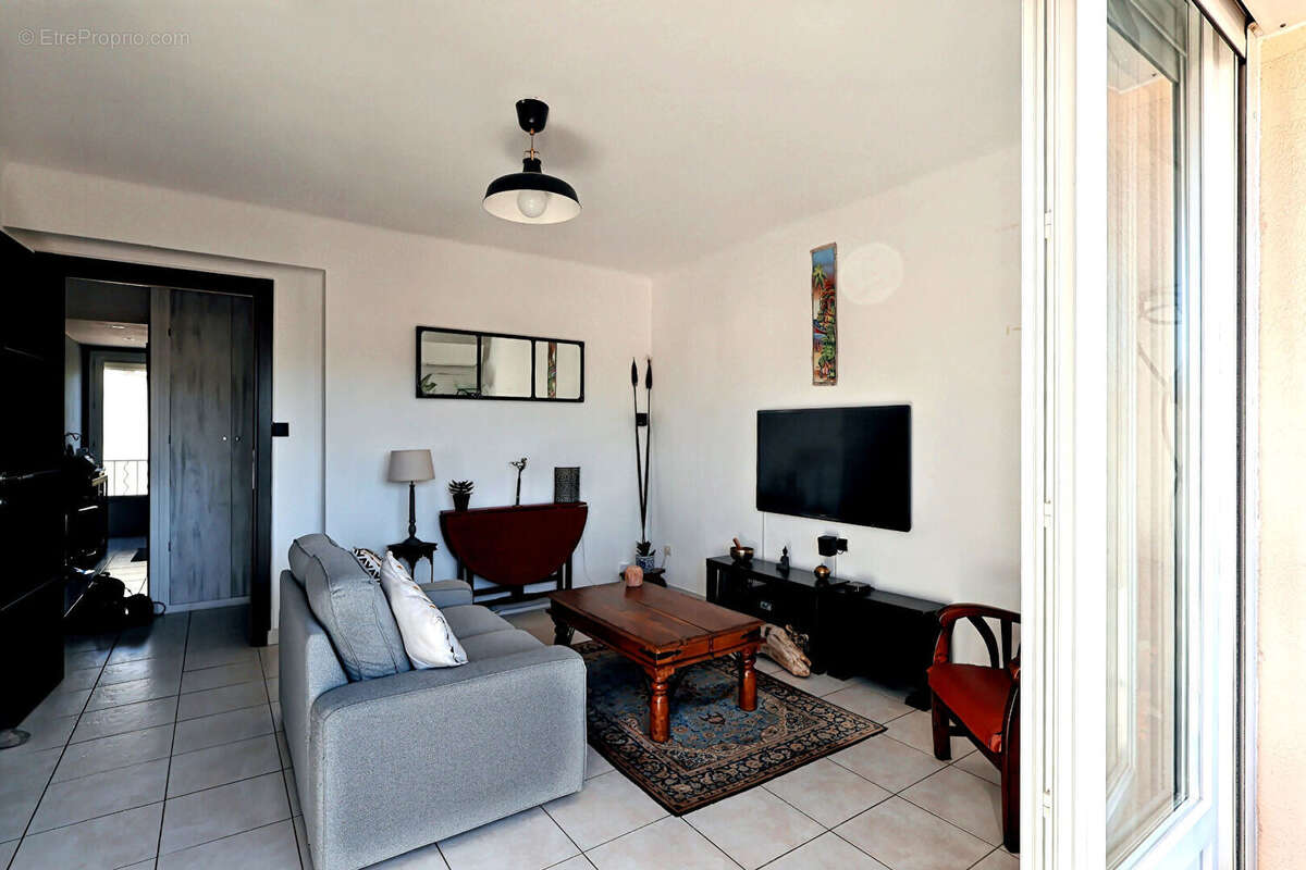 Appartement à MAUGUIO