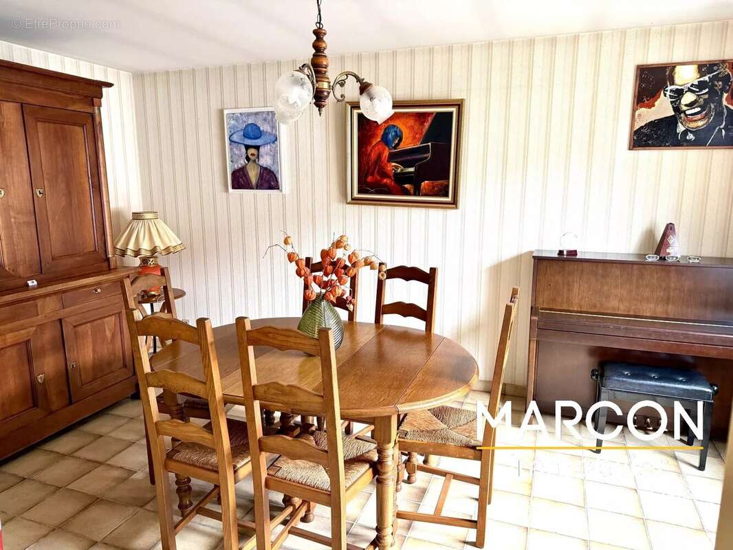 Maison à LE BOURG-D'HEM