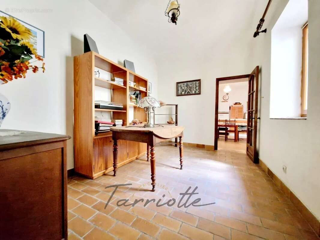 Appartement à ROCHEMAURE