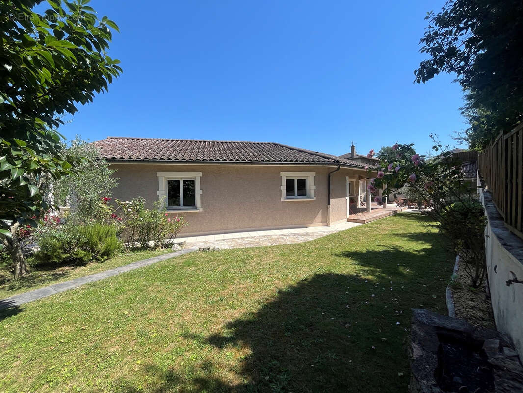 Maison à JASSANS-RIOTTIER