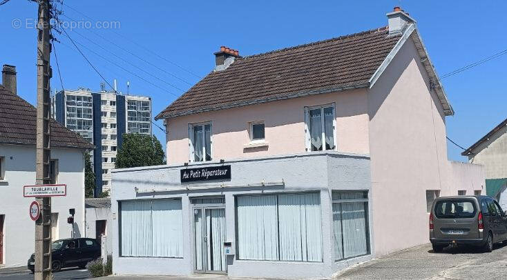 Commerce à BRETTEVILLE