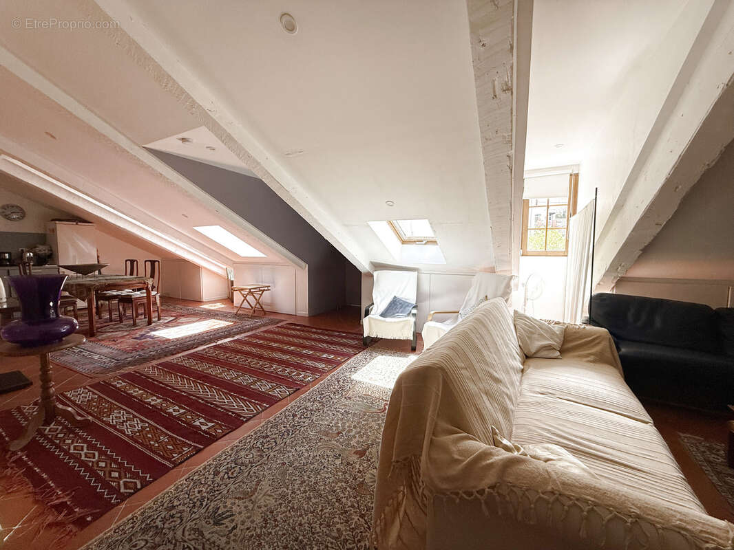 Loft lumineux de 93 m2 - Dernier étage d'une maison de maître - Rénovation totale - photo 2