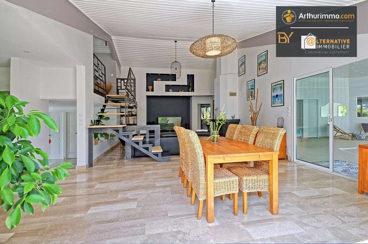 Maison à ARGENTRE-DU-PLESSIS