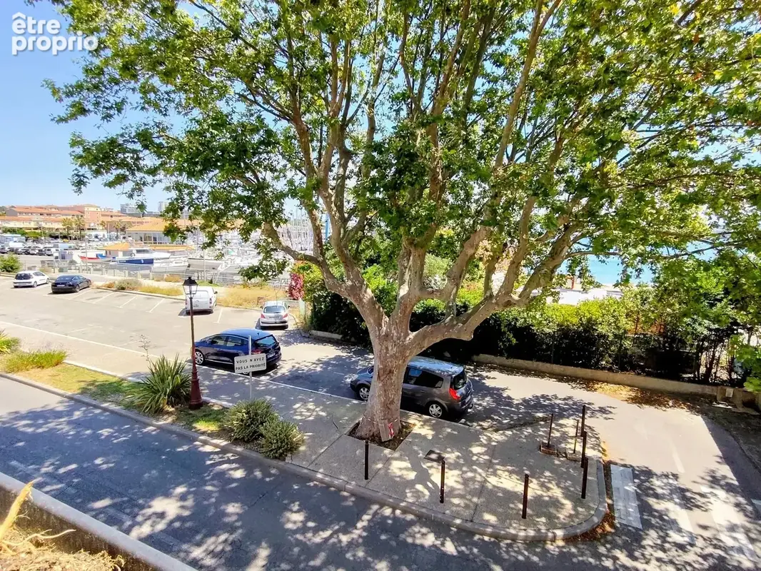 PORT-DE-BOUC : Duplex T4 atypique avec terrasse et vue port - photo 19
