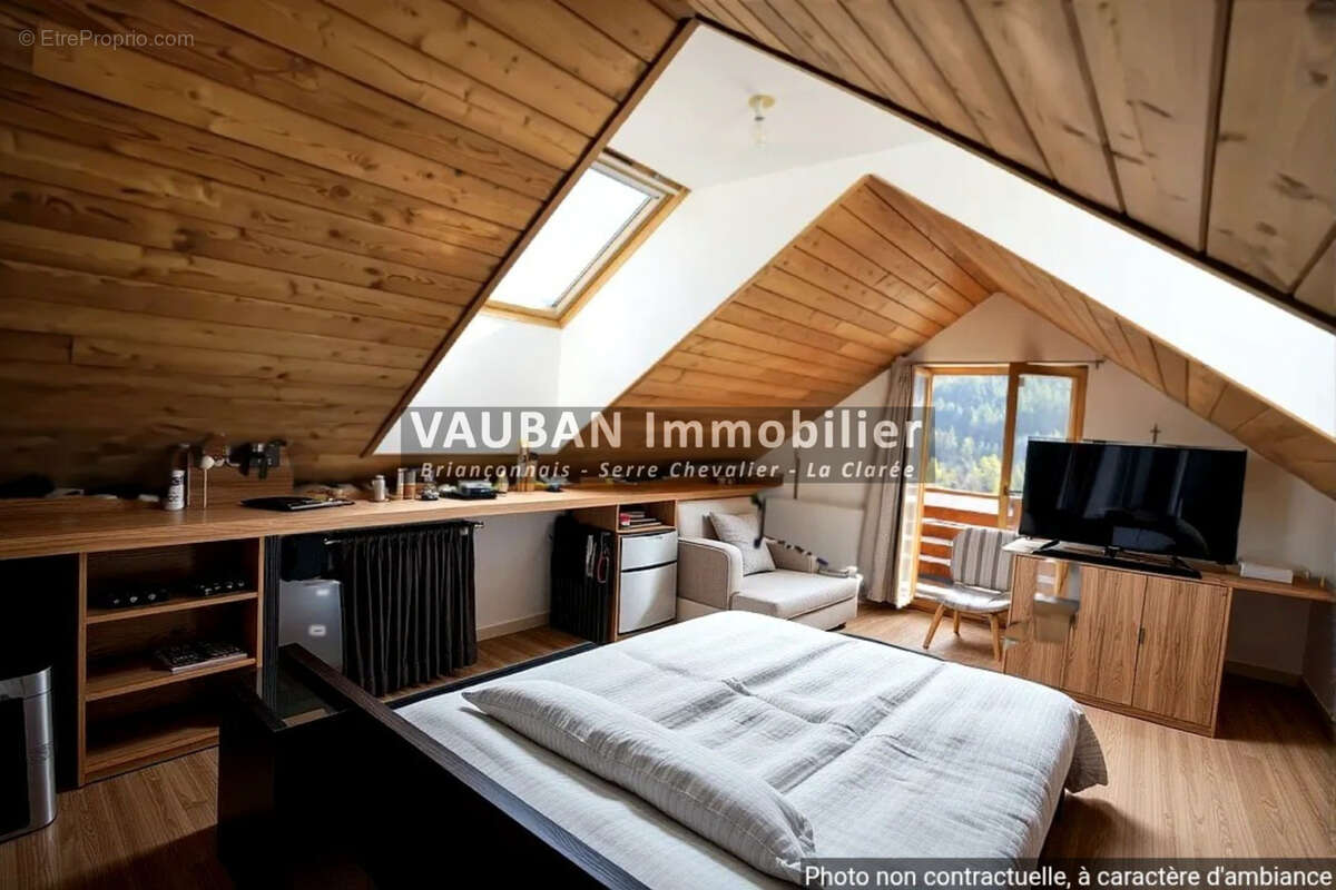 Appartement à SAINT-MARTIN-DE-QUEYRIERES