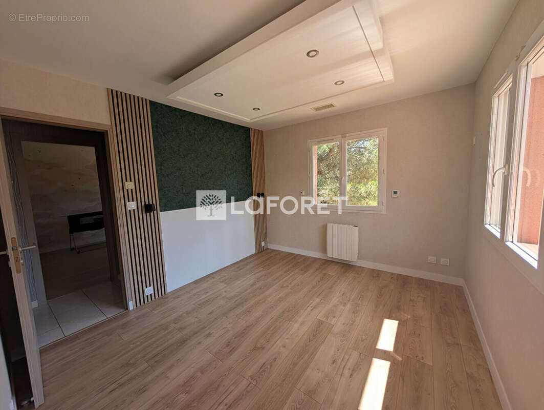 Villemur-sur-Tarn, Maison de 150 m² avec piscine sur parcelle de 2 500 m² !!! - photo 10