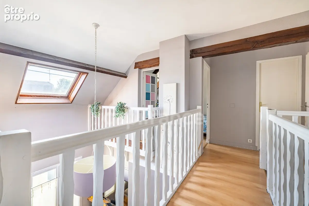 Maison à vendre de 135m² à Longpont-sur-Orge – Beaux volumes, jardin et sous-sol total - photo 6