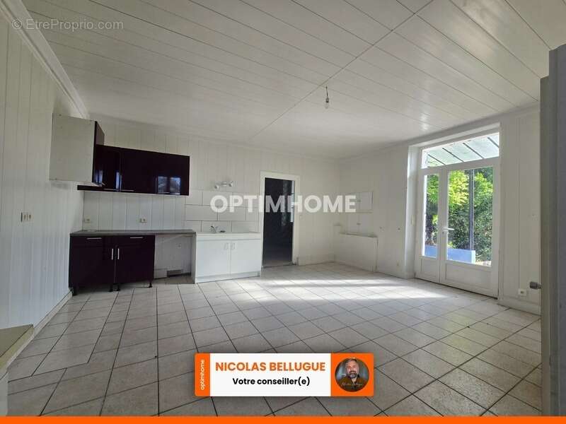 Maison de famille avec beaux volumes et grange attenante - photo 5