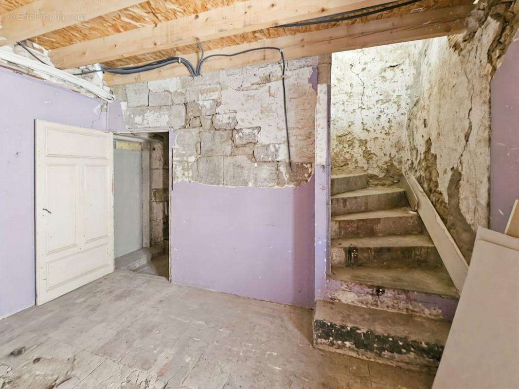 À Vendre à Montfrin - Maison de village de 85m² avec terrasse tropézienne - photo 2
