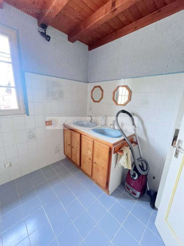 Maison à GENSAC-LA-PALLUE
