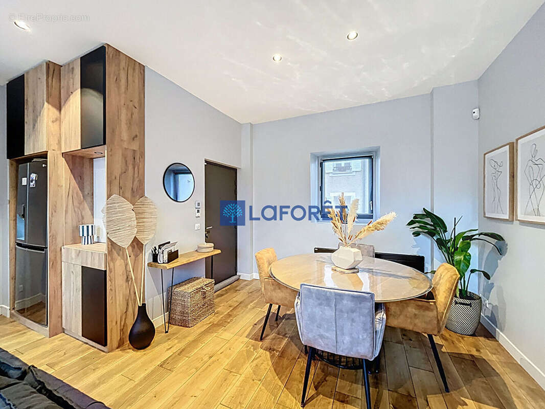 Appartement à SAINT-PIERRE-DU-PERRAY