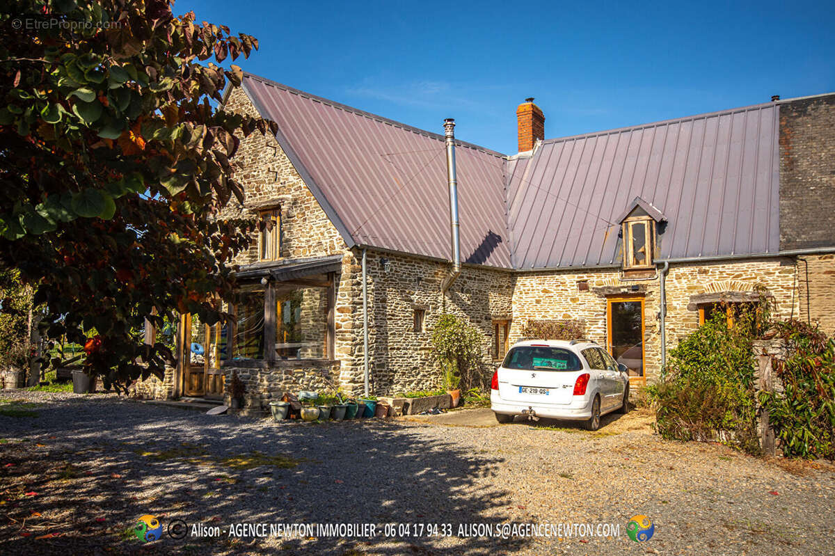 LA MANCHE, NORMANDIE, ARDEVON. 2 maisons, dépendances, terrain. - photo 3