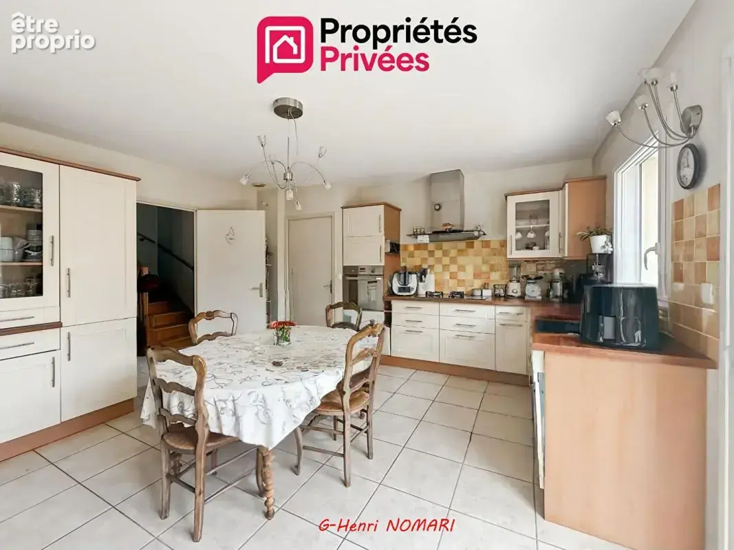 Chateaubriant - Maison7 pièce(s) 140 m2, 4 Chambres, 1174m² de terrain - photo 4