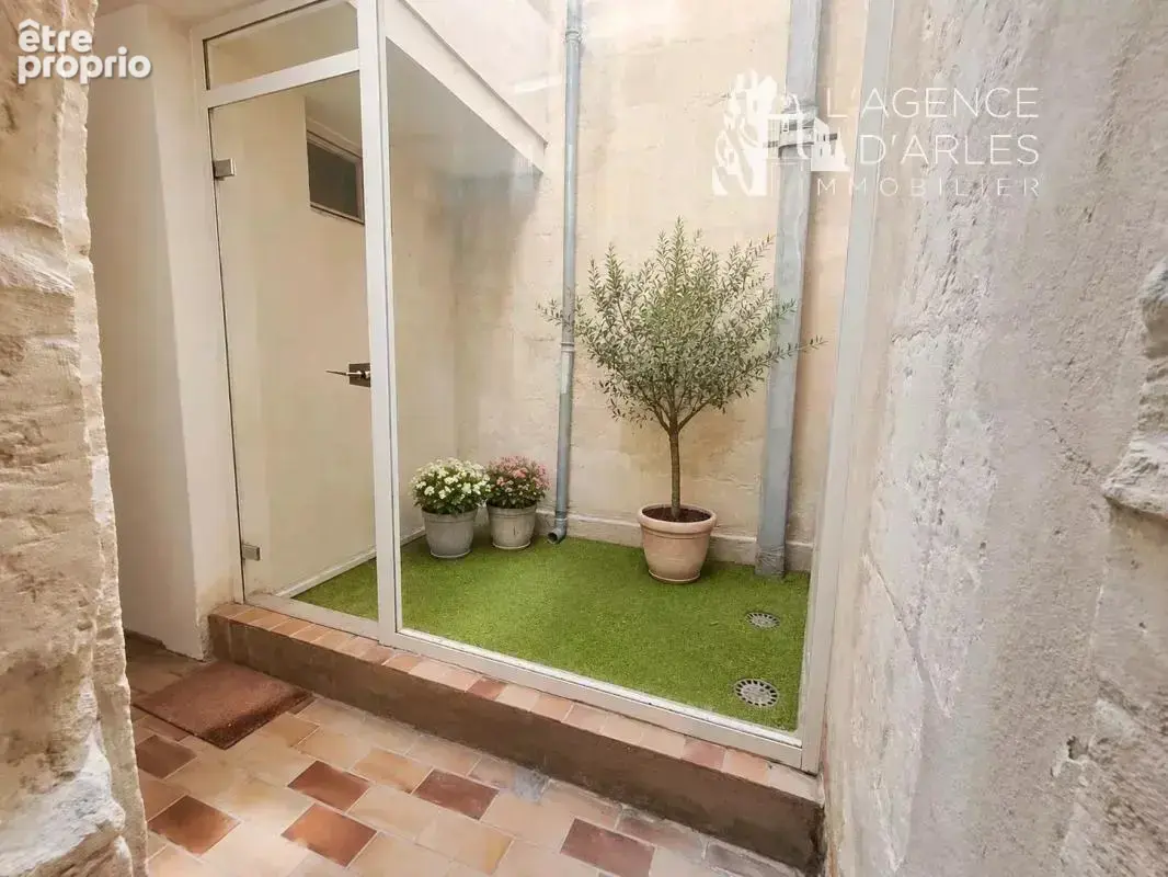 Arles centre historique - Studio 24m² – 1er étage - photo 6