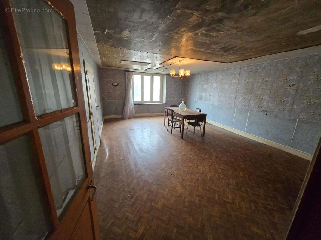 Maison à LANEUVEVILLE-DEVANT-BAYON