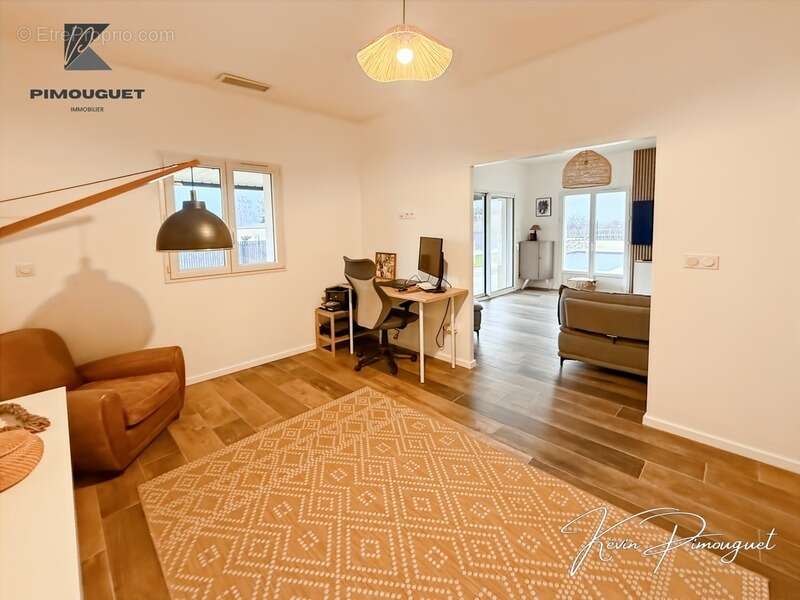 Maison à SAINT-MAGNE-DE-CASTILLON