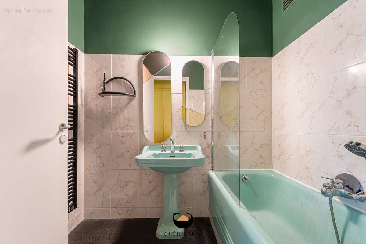 Appartement à MARSEILLE-5E
