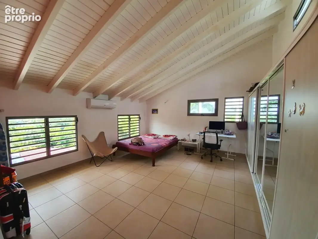 Spacieuse villa architecte P6 vue mer éloignée avec piscine sur 1200 m² de terrain arboré et clos - photo 9