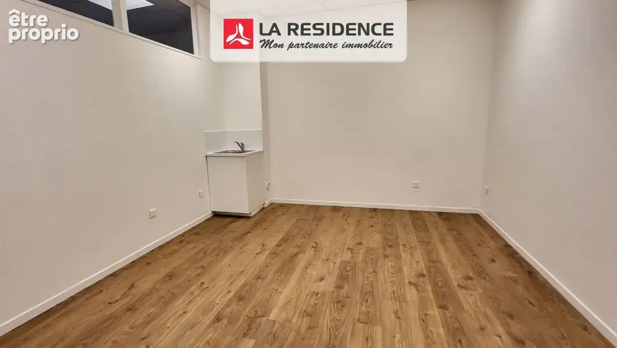 Commerce 130 m² à Plaisir  - photo 7