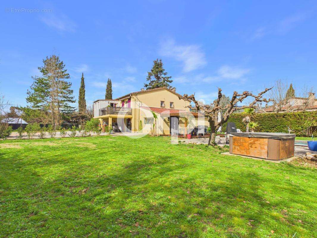 Maison à FAYENCE