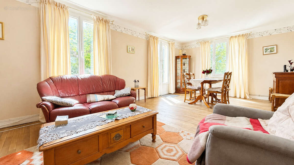 Maison à ISSE