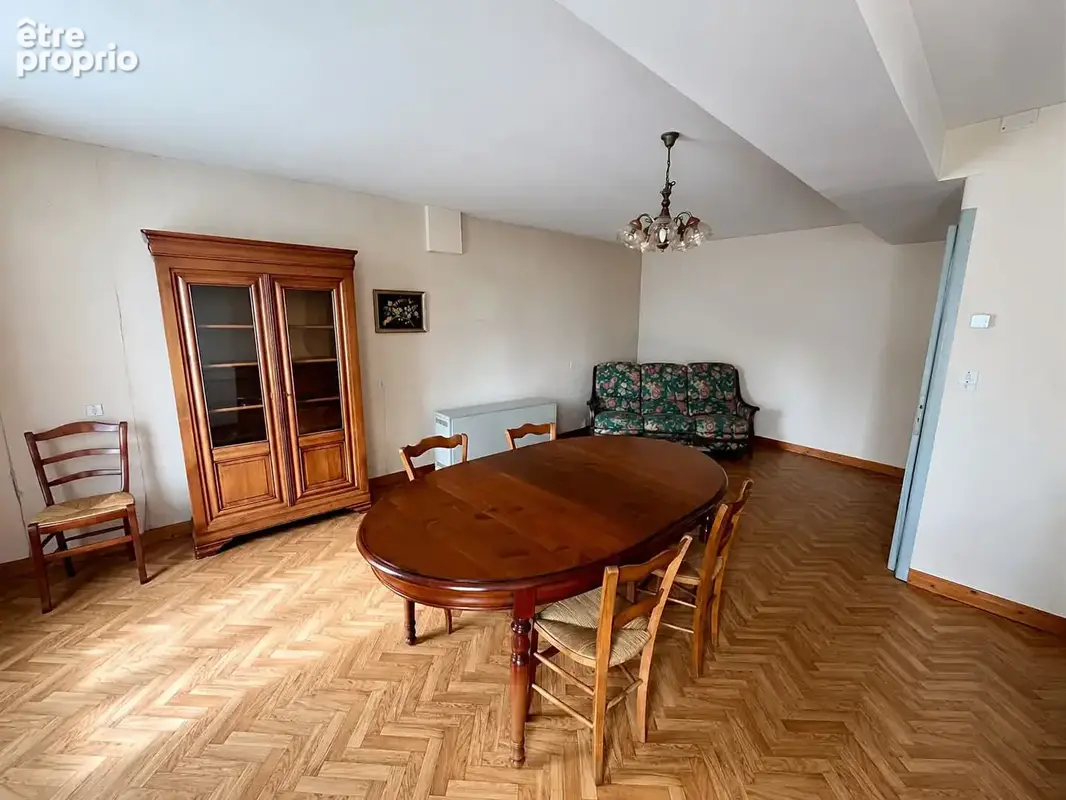 Maison de ville avec jardin et 3 garages - photo 2