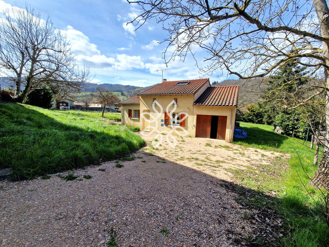 Maison à SAINT-ILPIZE