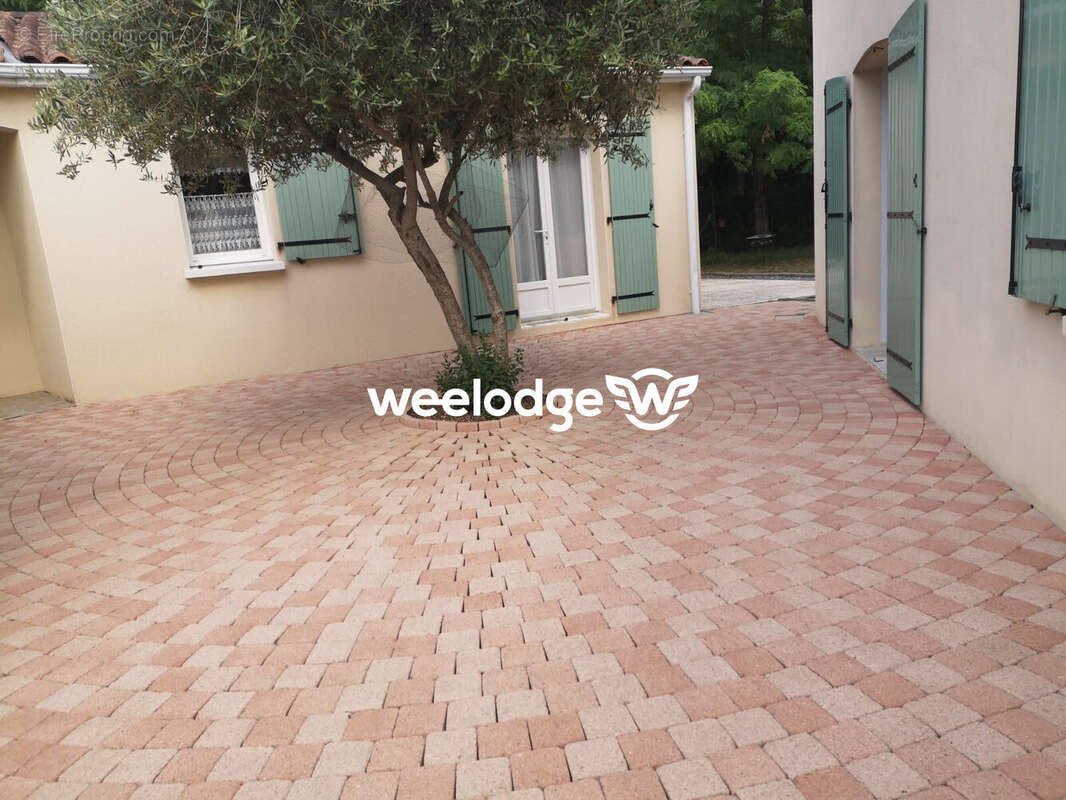 Maison à L'ISLE-D'ESPAGNAC