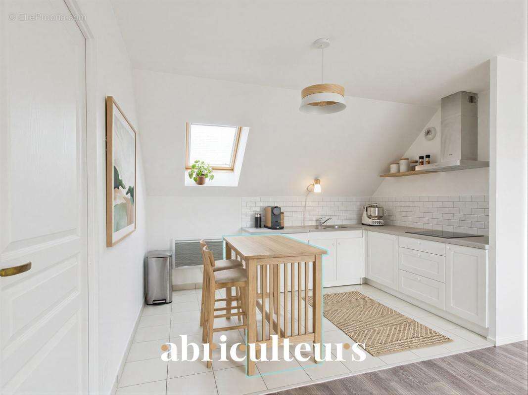 Appartement T2 au dernier étage avec vue dégagée sur le pigeonnier et les jardins – Résidence de standing à Survilliers - photo 8