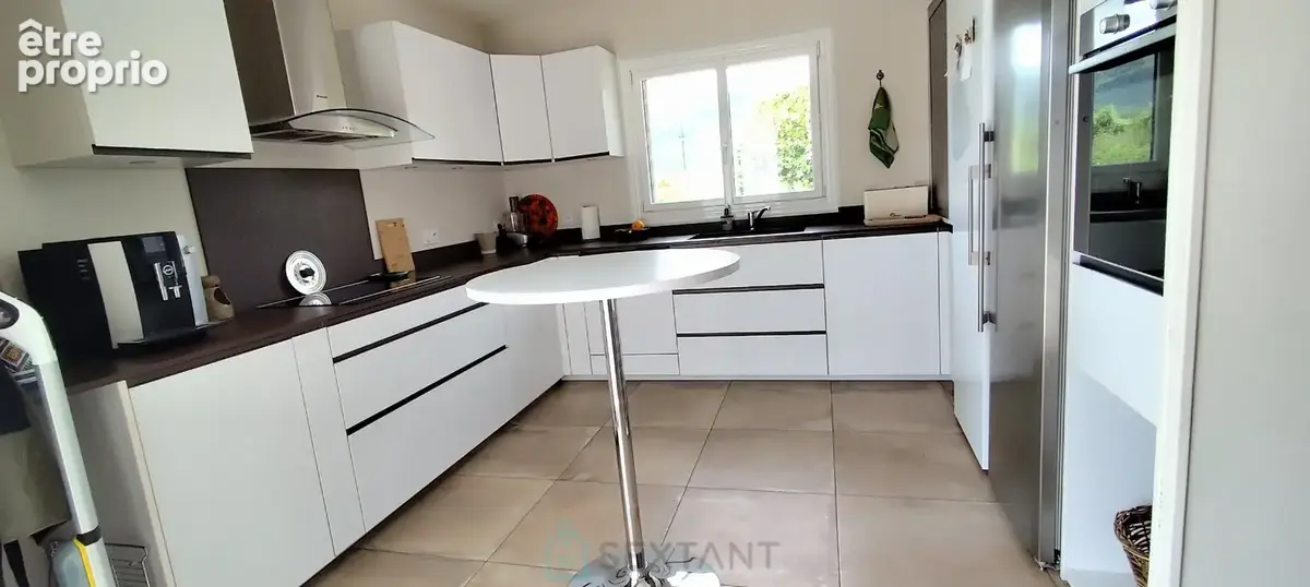 Maison de caractère entièement rénovée avec gîte, chambre d'hôtes, piscine et revenus locatifs - photo 10
