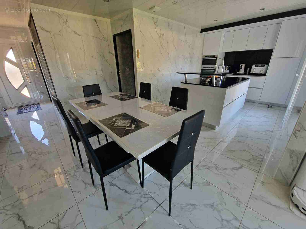 Maison à LA LANDE-DE-FRONSAC