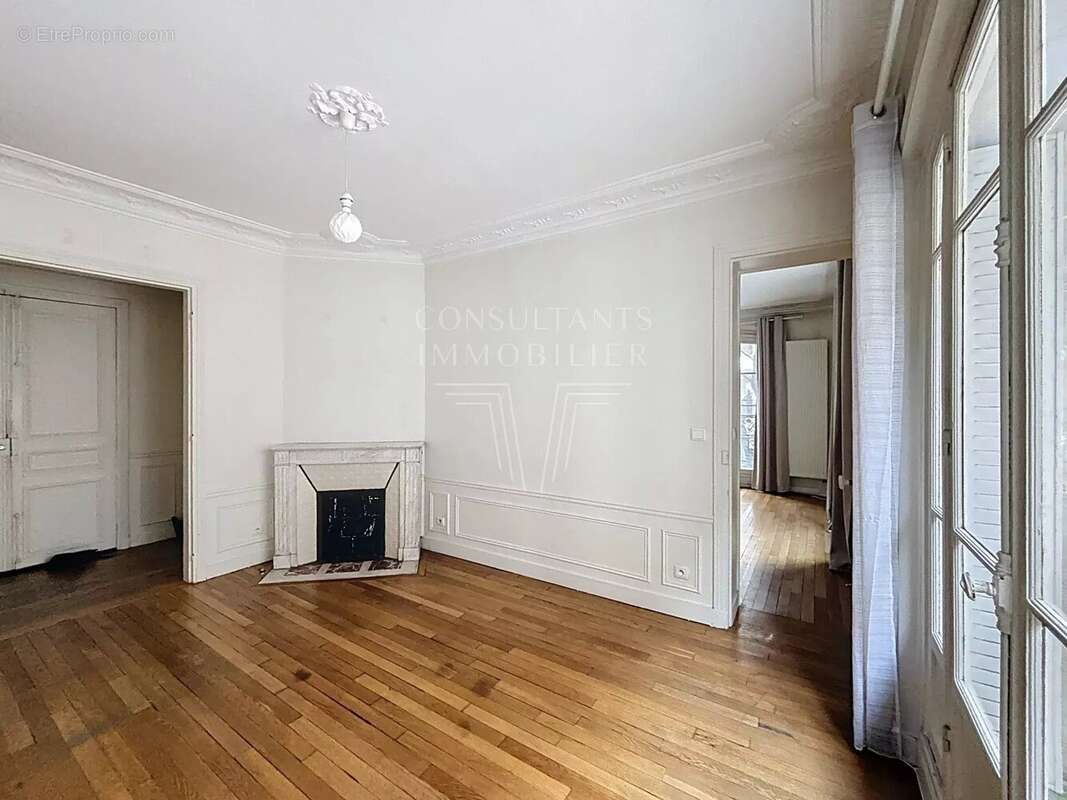 Appartement à NEUILLY-SUR-SEINE