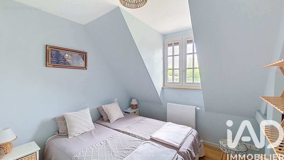 Maison 221 m² à Saint-Hymer  - photo 8