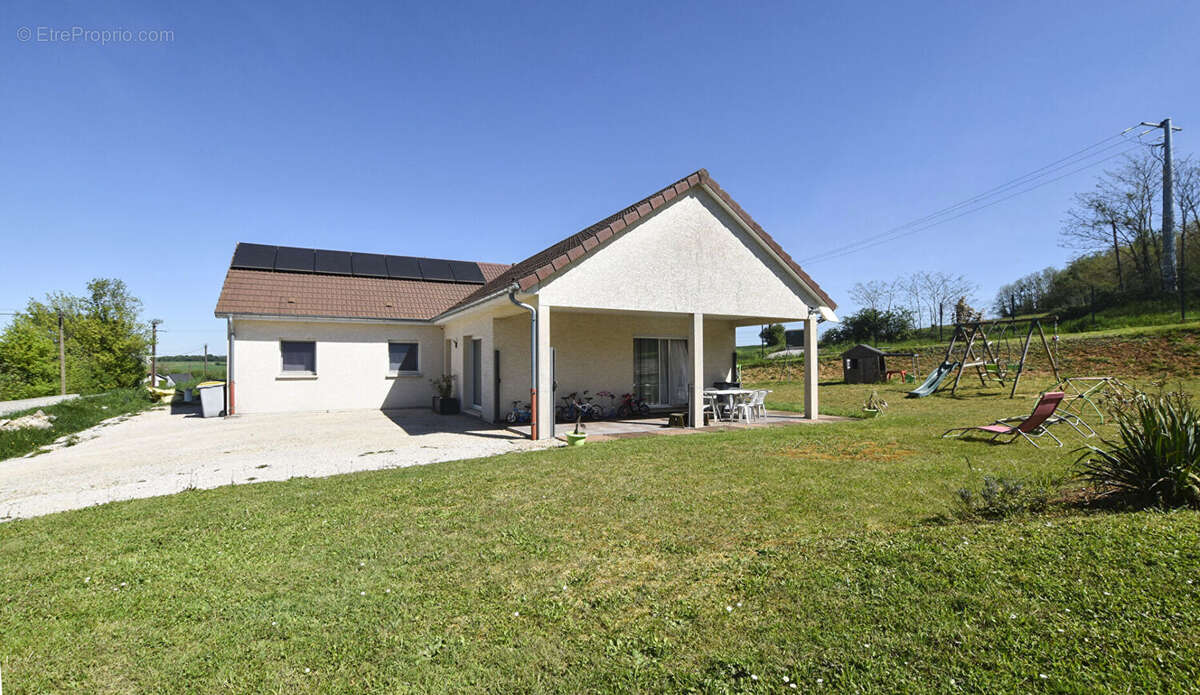 Pavillon T5 de plain pieds à Ougney 110 m2 - photo 2