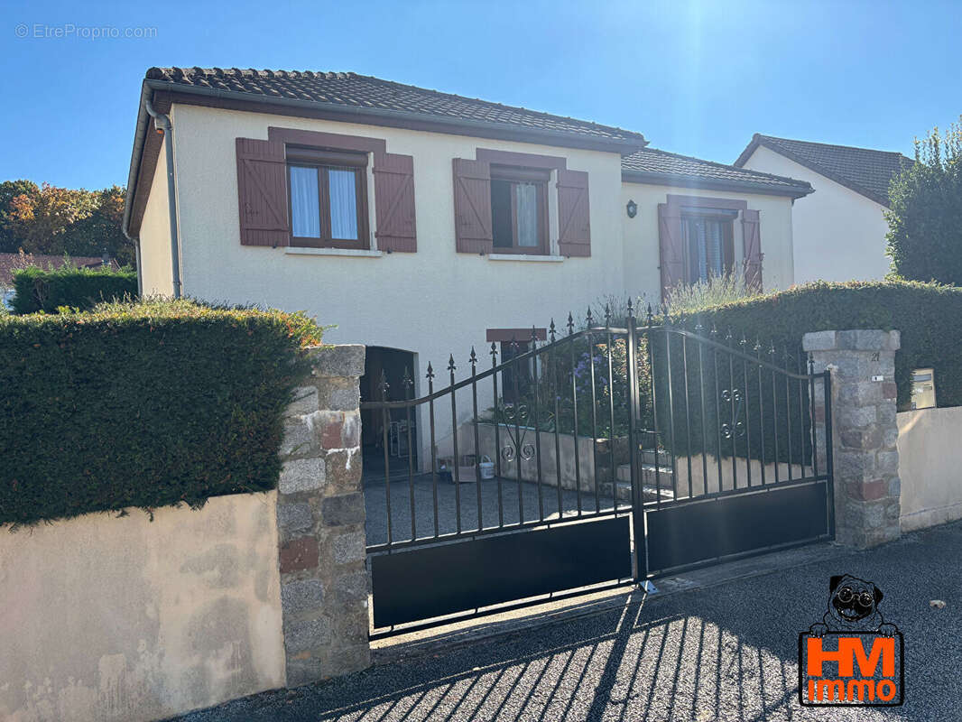 Maison à CONDAT-SUR-VIENNE