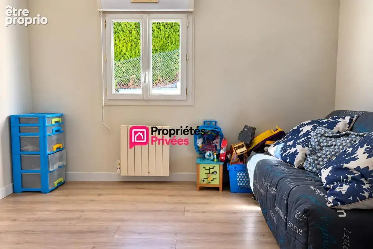 Plain-pied T6 de 123 m² à vendre avec piscine sans vis-à-vis CHÂTEAUGAY 63119 - photo 13