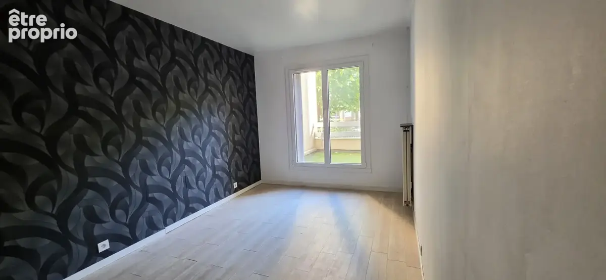 Appartement de 4 pièces avec terrasse, loggia et box ! - photo 5