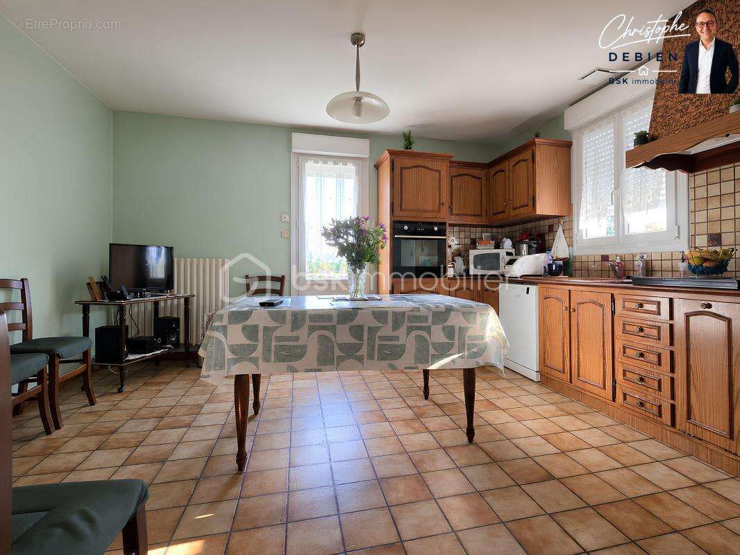 Exclusivité – maison familiale 124 m² – 4 chambres – sous-sol complet – terrain 1 113 m² – à 3 minutes de saint-martin-des-noyer - photo 4