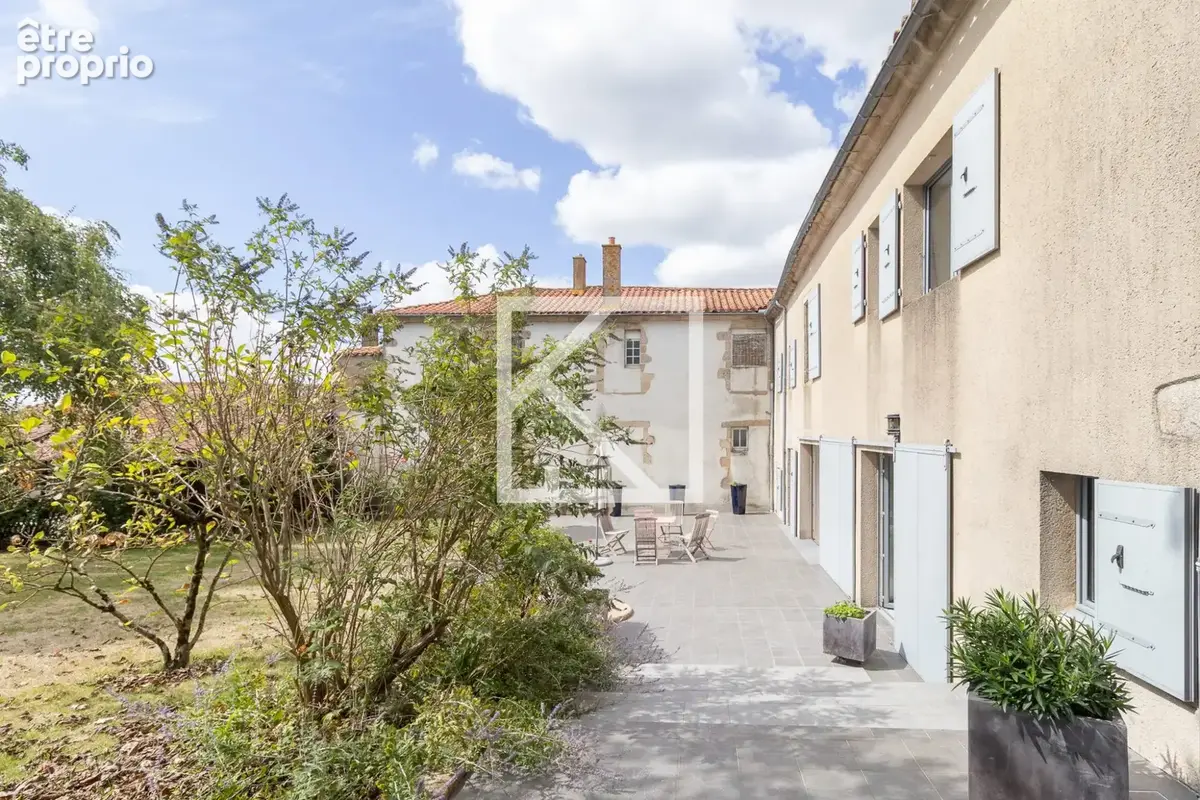 Maison 9 pièces 241 m² à vendre à Mortagne-Sur-Sevre (85290) - photo 6