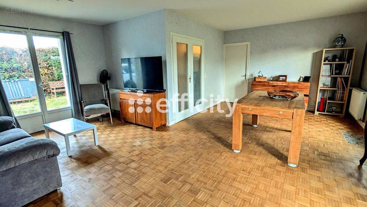 Maison à L'ISLE-D'ESPAGNAC