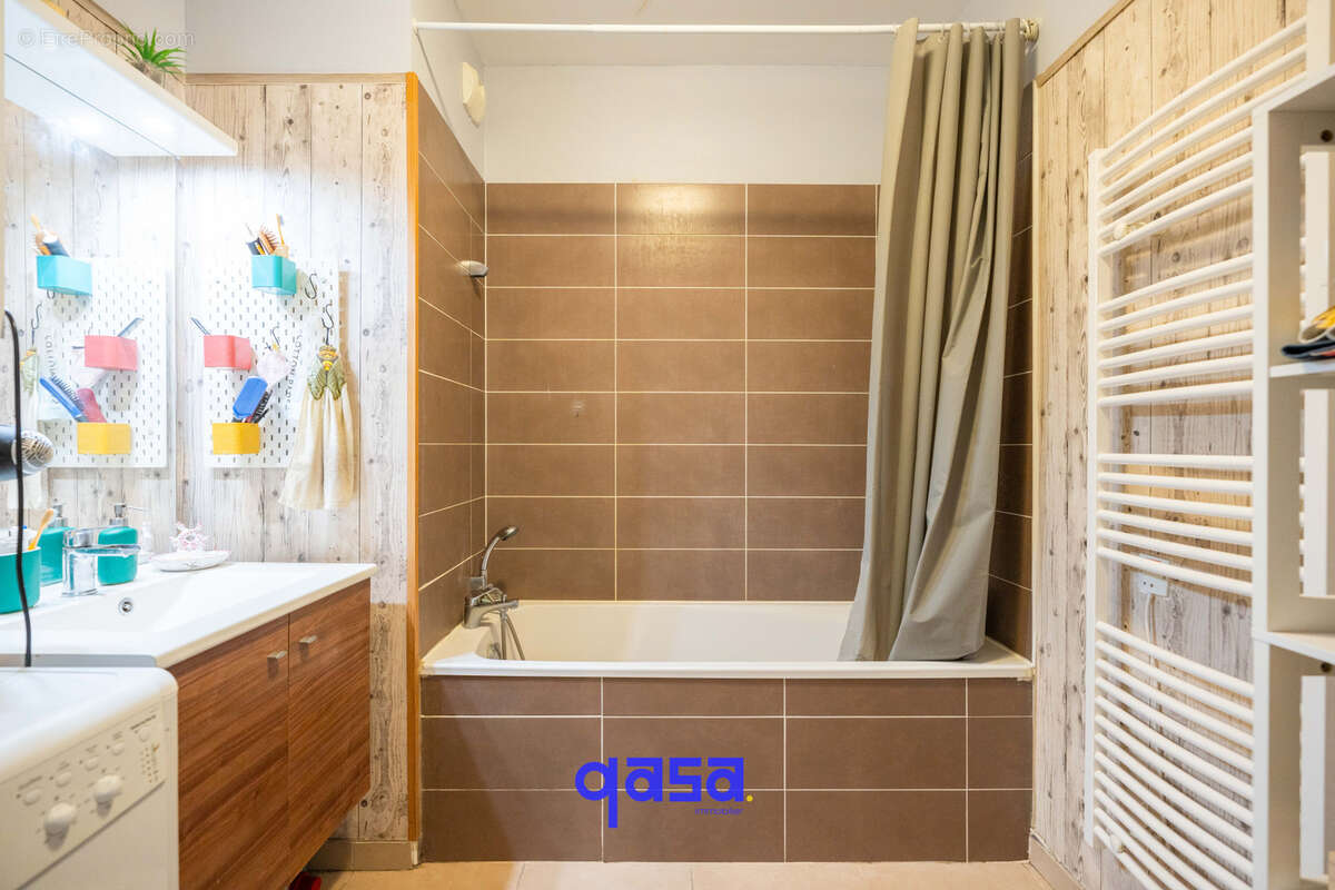 Appartement à MARSEILLE-1E