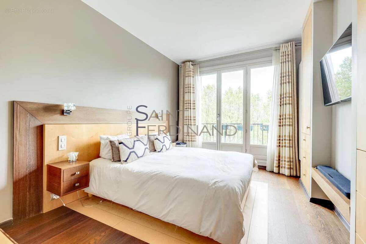 Appartement à NEUILLY-SUR-SEINE